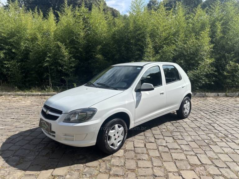 CHEVROLET - CELTA - 2012/2012 - Branca - R$ 29.900,00