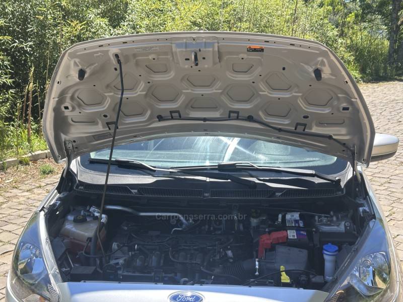 FORD - KA - 2017/2018 - Prata - R$ 49.900,00