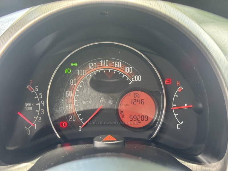 FIAT - UNO - 2013/2014 - Vermelha - R$ 34.500,00