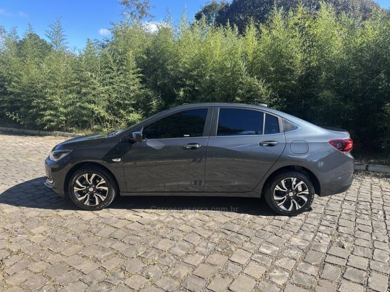 CHEVROLET - ONIX - 2023/2024 - Cinza - R$ 104.900,00