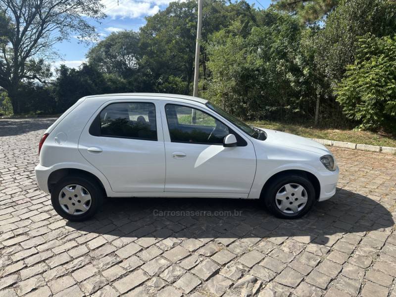 CHEVROLET - CELTA - 2012/2012 - Branca - R$ 29.900,00