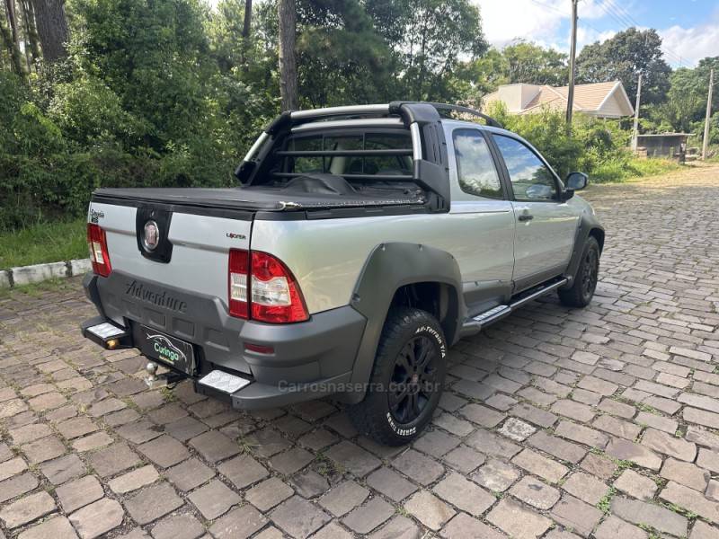 FIAT - STRADA - 2010/2010 - Prata - R$ 49.900,00