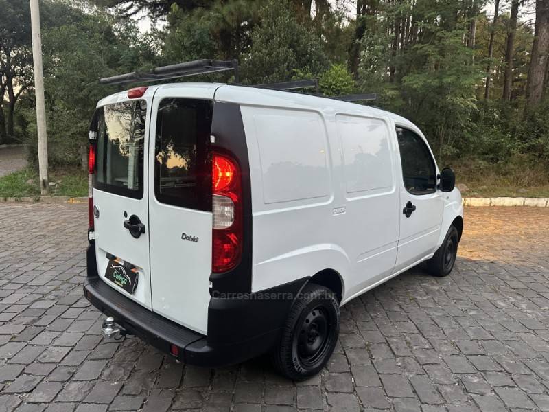 FIAT - DOBLÓ - 2011/2011 - Branca - R$ 39.900,00