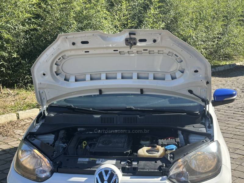 VOLKSWAGEN - UP - 2017/2017 - Branca - R$ 57.900,00