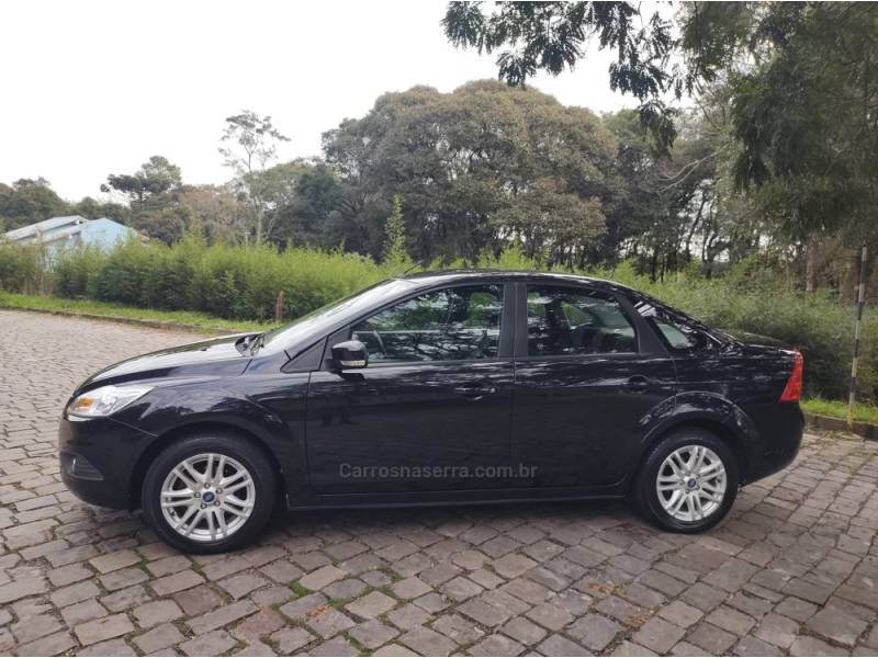 FORD - FOCUS - 2013/2013 - Preta - R$ 43.900,00