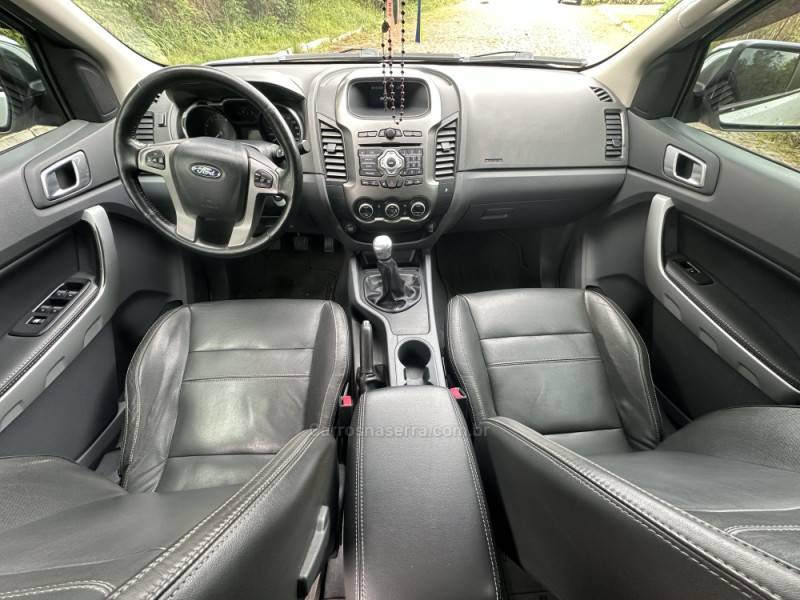 FORD - RANGER - 2015/2016 - Branca - R$ 96.900,00