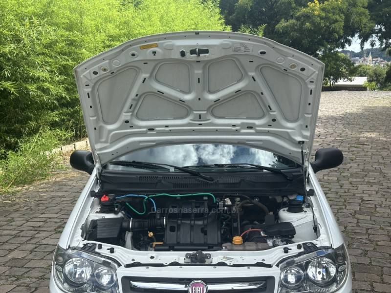 FIAT - PALIO - 2014/2014 - Branca - R$ 24.900,00
