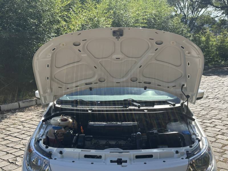 VOLKSWAGEN - VOYAGE - 2010/2010 - Branca - R$ 28.500,00