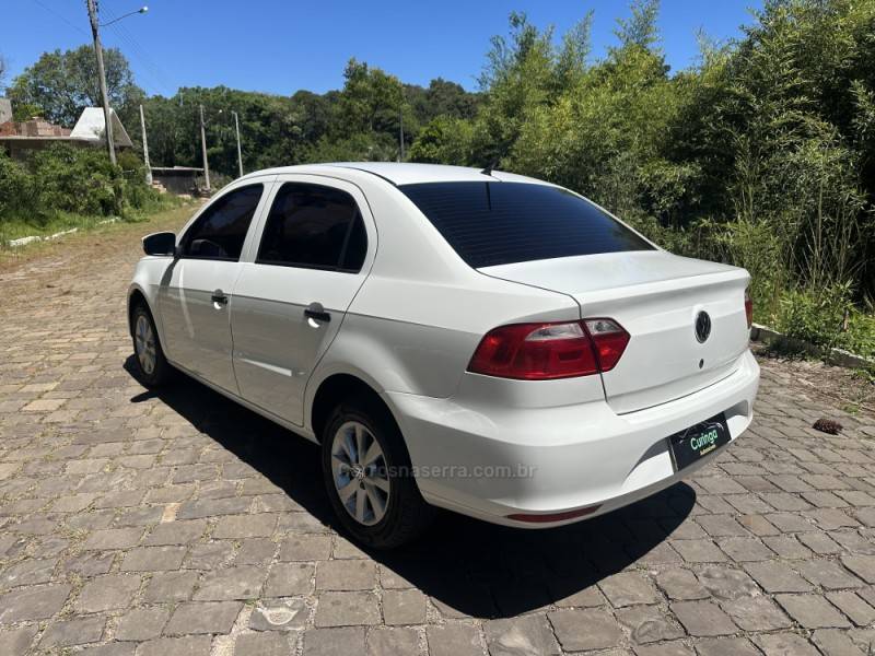 VOLKSWAGEN - VOYAGE - 2014/2015 - Branca - R$ 41.900,00