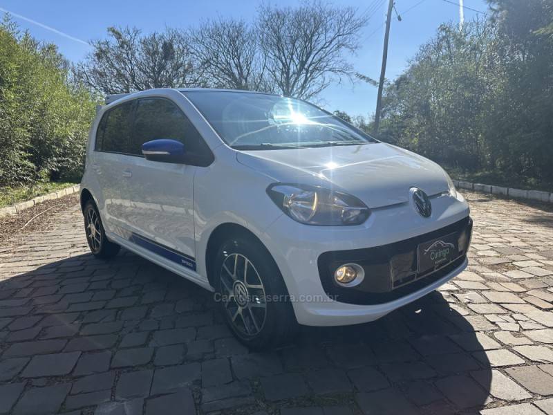 VOLKSWAGEN - UP - 2017/2017 - Branca - R$ 57.900,00