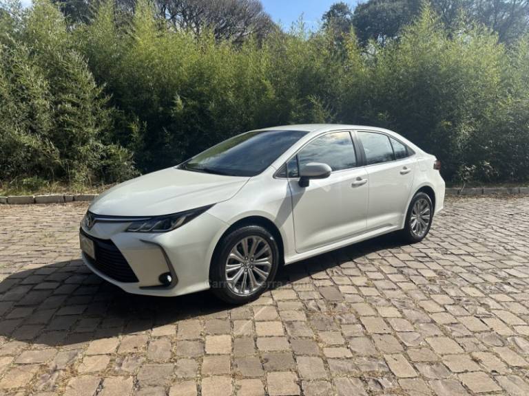 TOYOTA - COROLLA - 2020/2020 - Branca - R$ 119.900,00