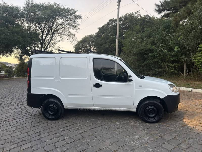 FIAT - DOBLÓ - 2011/2011 - Branca - R$ 39.900,00