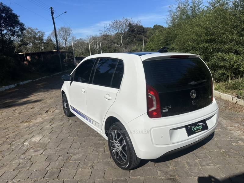 VOLKSWAGEN - UP - 2017/2017 - Branca - R$ 57.900,00