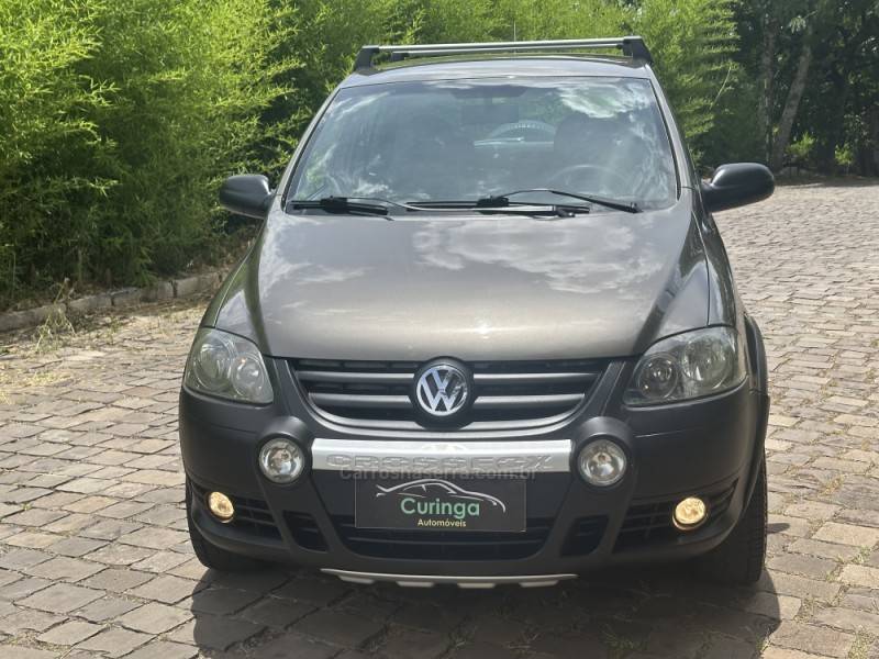 VOLKSWAGEN - CROSSFOX - 2009/2010 - Cinza - R$ 38.900,00