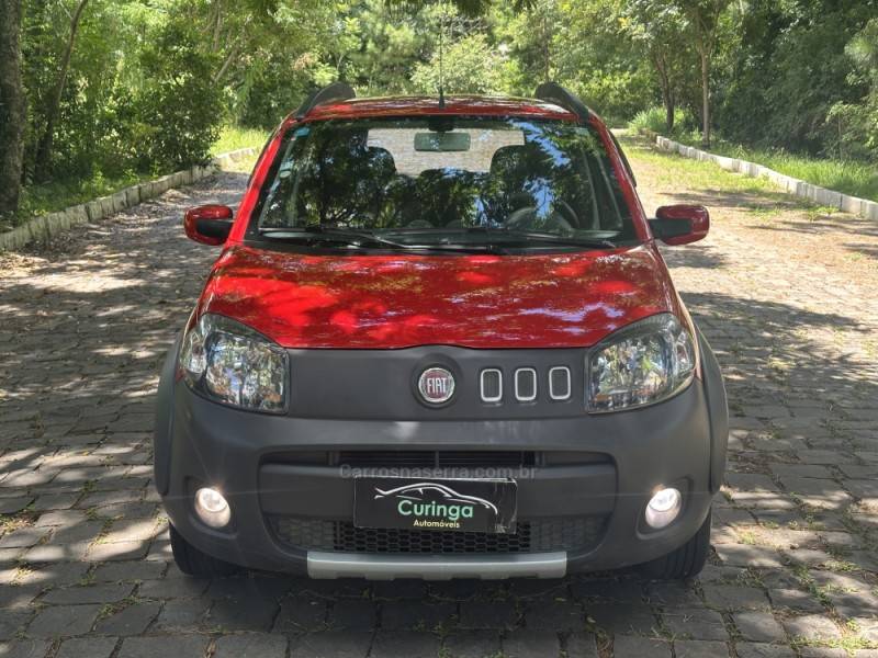 FIAT - UNO - 2013/2014 - Vermelha - R$ 34.500,00