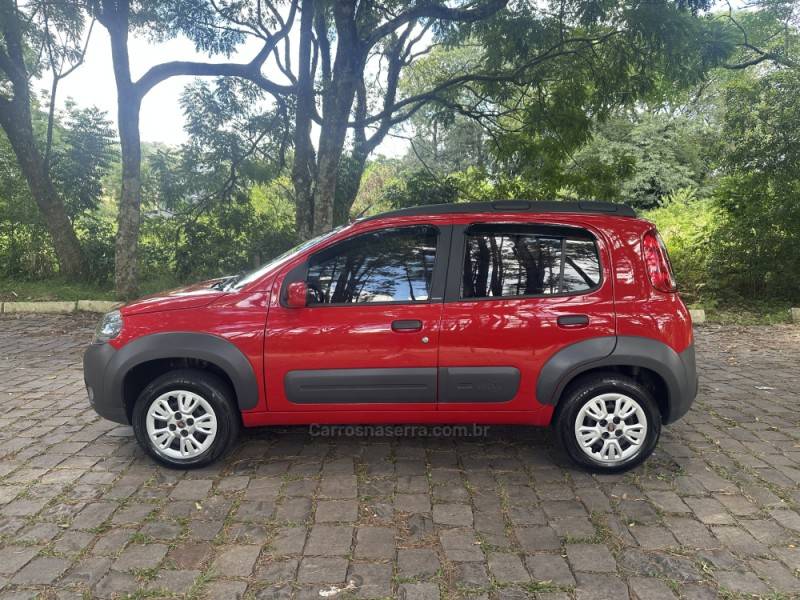 FIAT - UNO - 2013/2014 - Vermelha - R$ 34.500,00