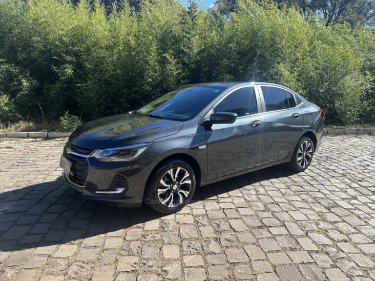 CHEVROLET - ONIX - 2023/2024 - Cinza - R$ 104.900,00