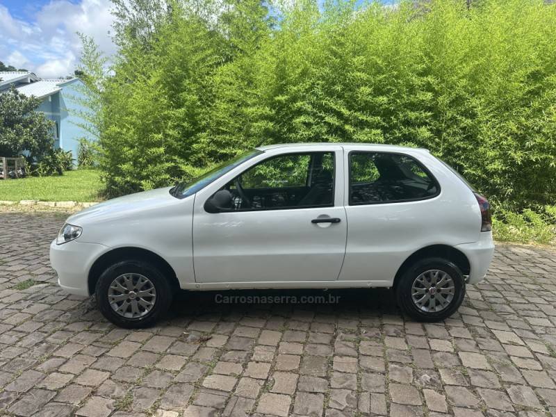 FIAT - PALIO - 2014/2014 - Branca - R$ 24.900,00