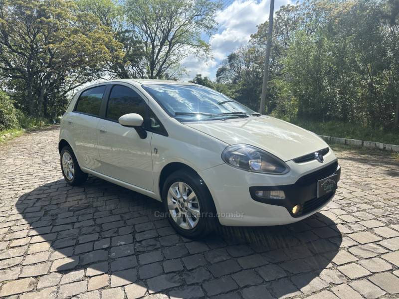 FIAT - PUNTO - 2017/2017 - Branca - R$ 49.900,00
