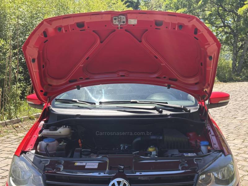 VOLKSWAGEN - FOX - 2013/2013 - Vermelha - R$ 43.900,00