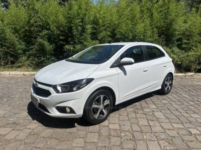 CHEVROLET - ONIX - 2019/2019 - Branca - R$ 65.900,00