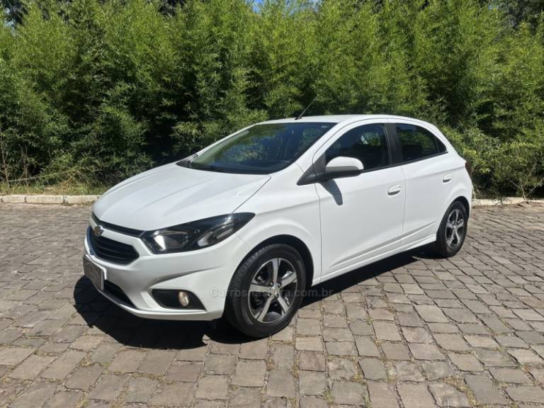 CHEVROLET - ONIX - 2019/2019 - Branca - R$ 65.900,00