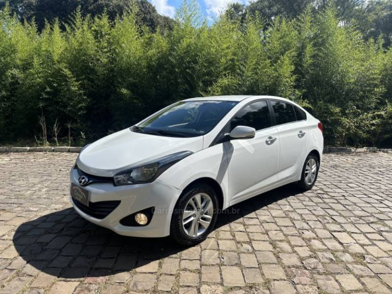 HYUNDAI - HB20S - 2014/2014 - Branca - R$ 56.900,00