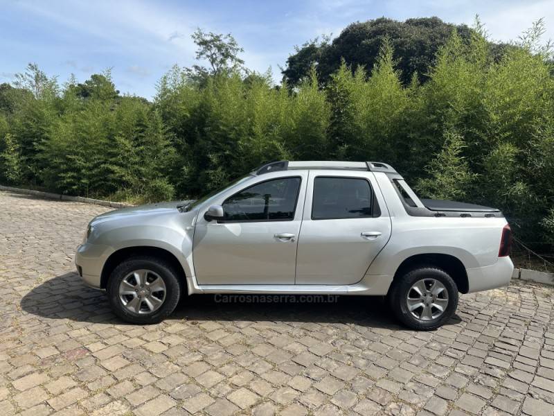 RENAULT - DUSTER OROCH - 2016/2017 - Prata - R$ 74.900,00