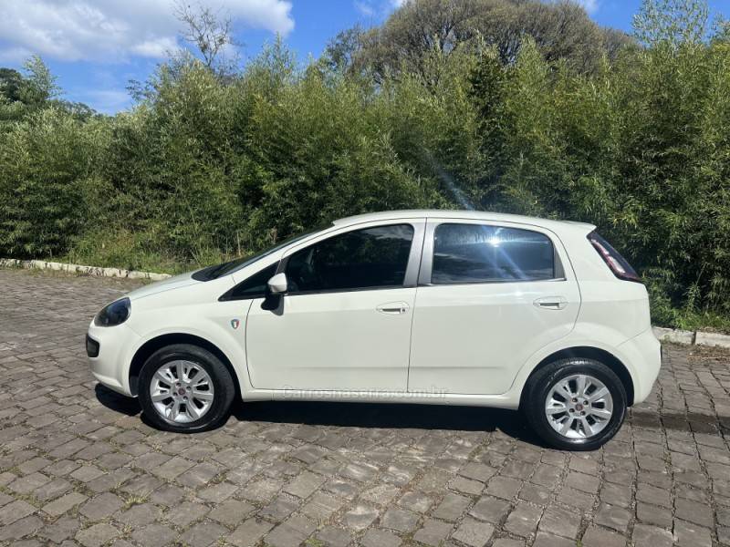 FIAT - PUNTO - 2017/2017 - Branca - R$ 49.900,00