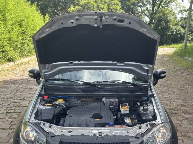 FIAT - STRADA - 2010/2010 - Prata - R$ 49.900,00