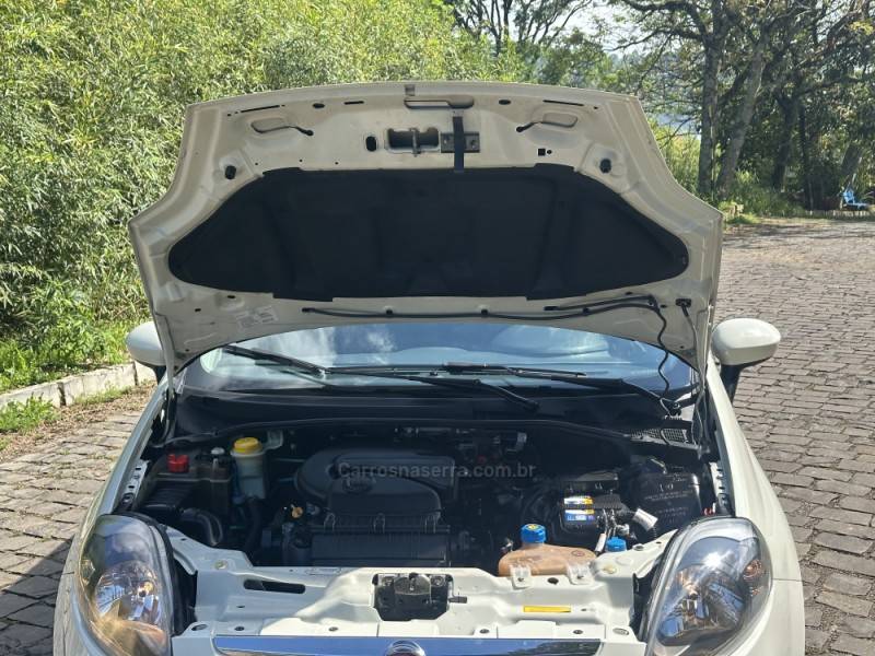 FIAT - PUNTO - 2017/2017 - Branca - R$ 49.900,00