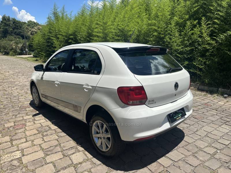 VOLKSWAGEN - GOL - 2013/2014 - Branca - R$ 43.900,00