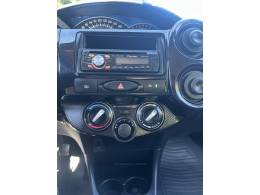 TOYOTA - ETIOS - 2014/2014 - Prata - R$ 43.900,00