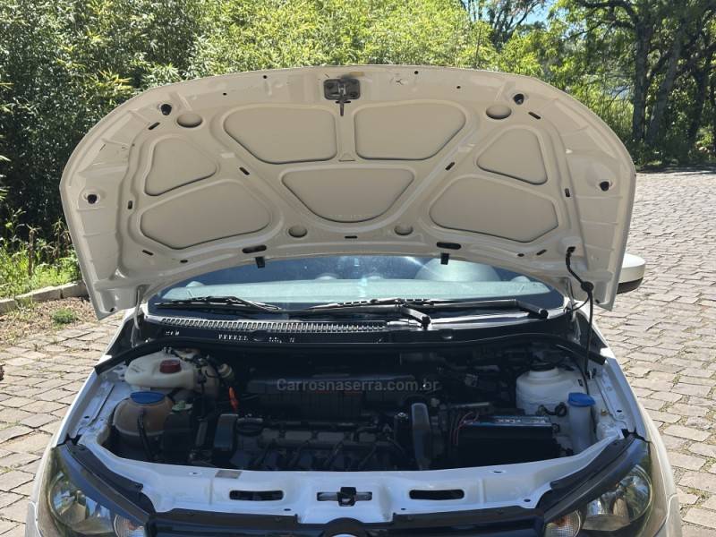 VOLKSWAGEN - VOYAGE - 2014/2015 - Branca - R$ 41.900,00