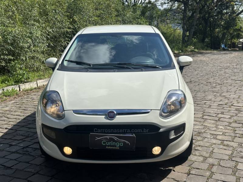 FIAT - PUNTO - 2017/2017 - Branca - R$ 49.900,00
