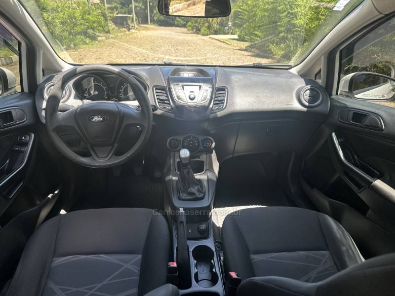 FORD - FIESTA - 2014/2015 - Branca - R$ 45.900,00