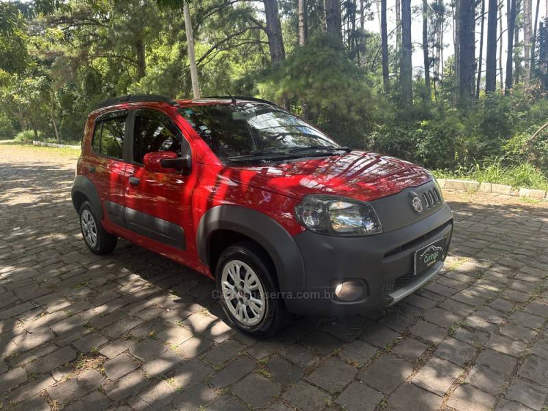 FIAT - UNO - 2013/2014 - Vermelha - R$ 34.500,00