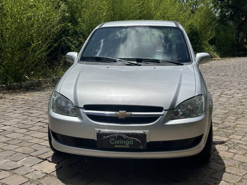 CHEVROLET - CLASSIC - 2013/2013 - Prata - R$ 30.900,00