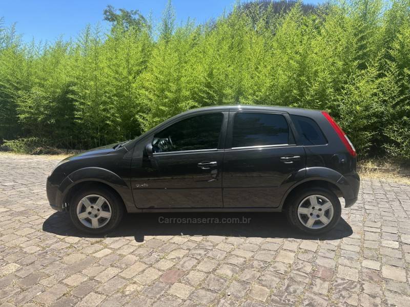 FORD - FIESTA - 2009/2010 - Cinza - R$ 29.900,00