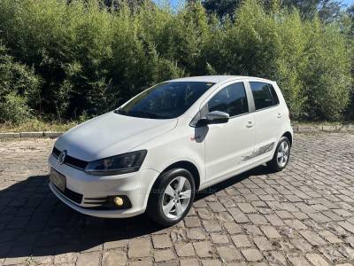 VOLKSWAGEN - FOX - 2015/2016 - Branca - R$ 54.900,00