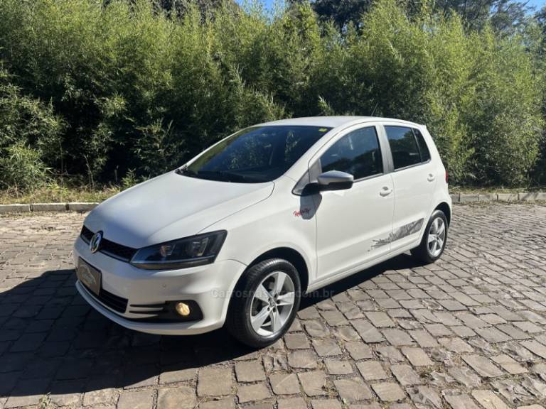 VOLKSWAGEN - FOX - 2015/2016 - Branca - R$ 54.900,00