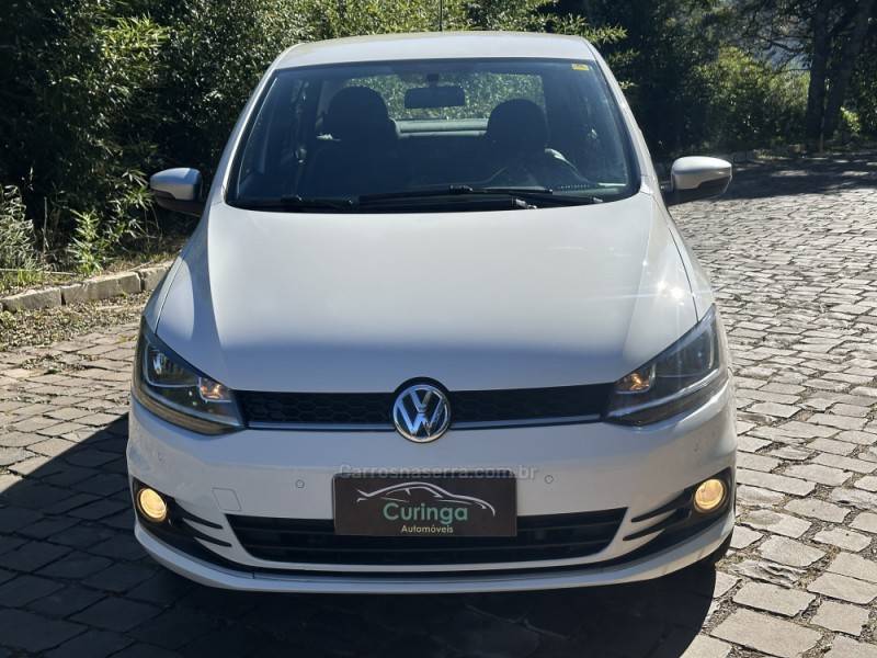 VOLKSWAGEN - FOX - 2015/2016 - Branca - R$ 54.900,00