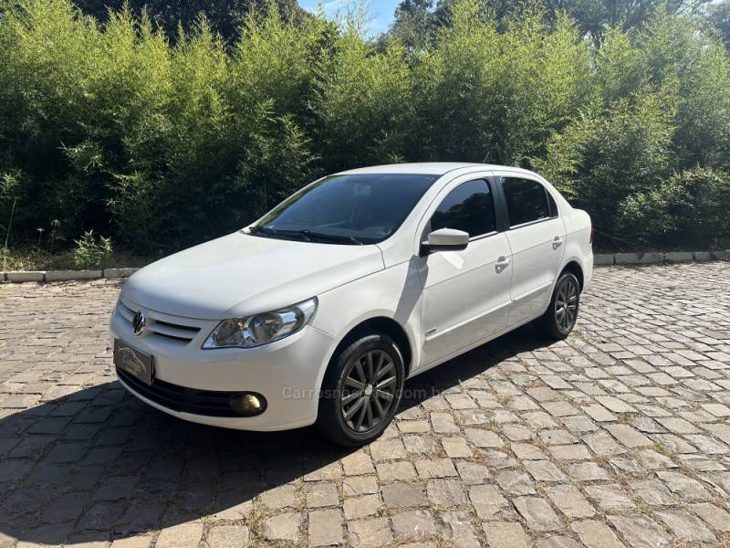 VOLKSWAGEN - VOYAGE - 2010/2010 - Branca - R$ 28.500,00