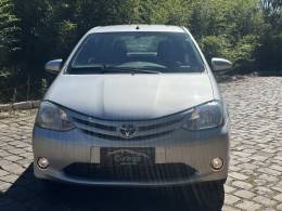 TOYOTA - ETIOS - 2014/2014 - Prata - R$ 43.900,00