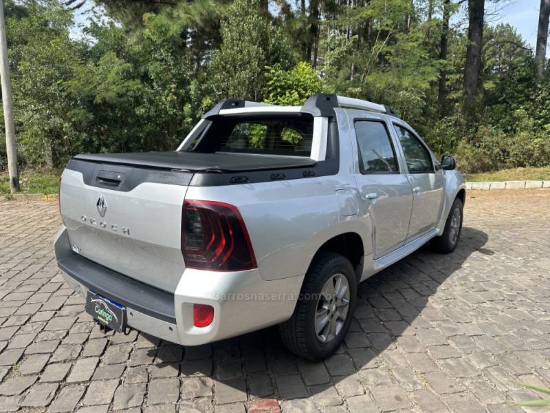 RENAULT - DUSTER OROCH - 2016/2017 - Prata - R$ 74.900,00